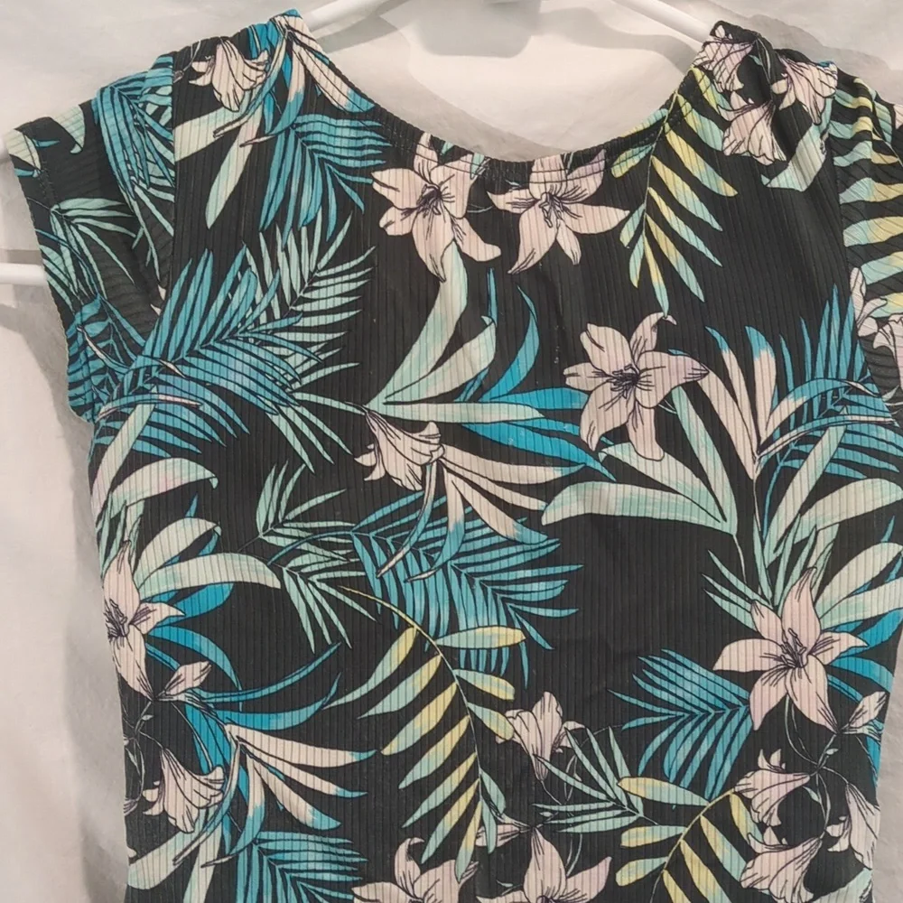 art class tropical flowers